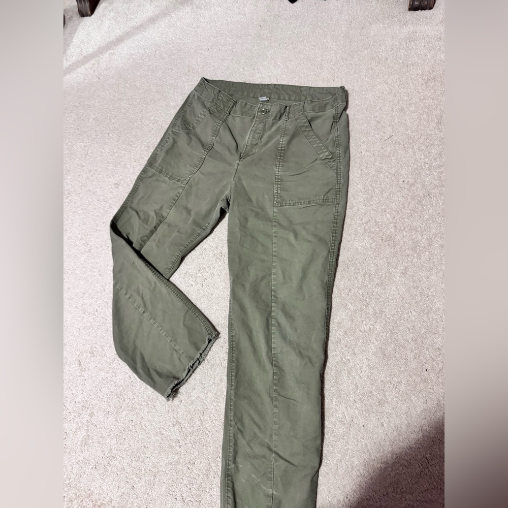 Old Navy Cargo Pants in Olive